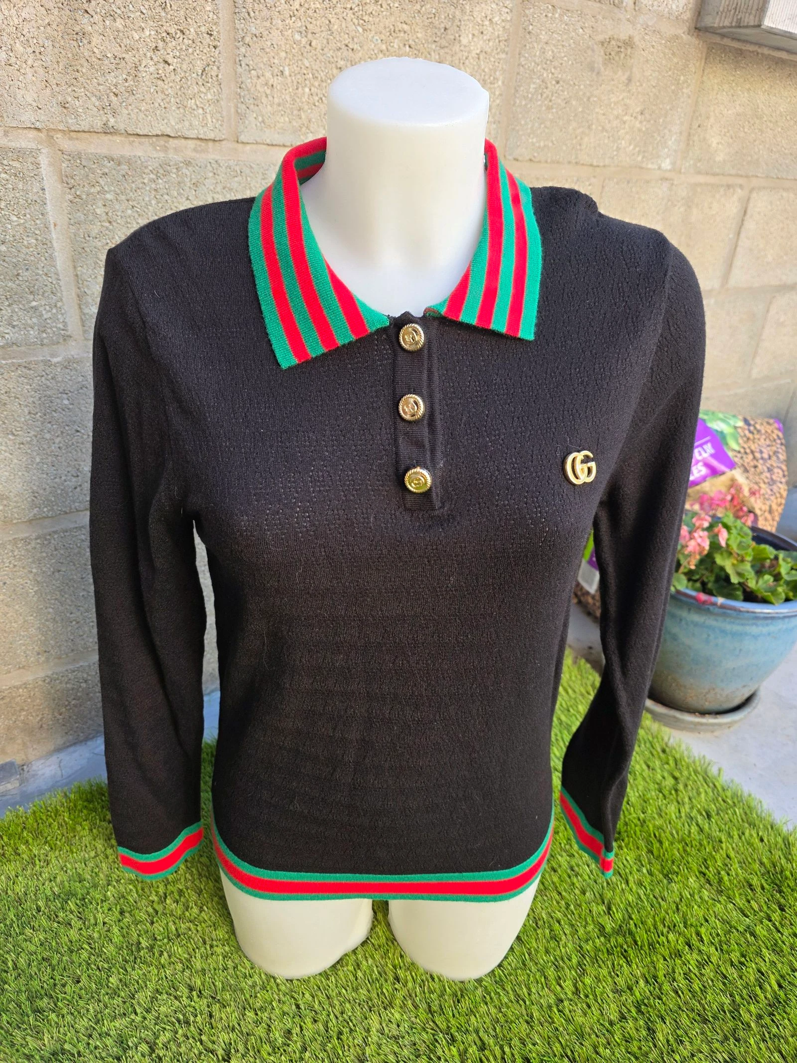 Pull noir chic 